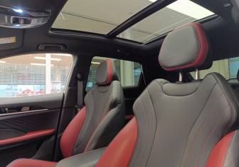 Подержанный автомобиль Geely Coolray 2024 года (10 фото)