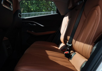 Подержанный автомобиль Omoda C5 2023 года (9 фото)