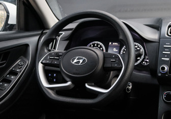 Подержанный автомобиль Hyundai Creta 2021 года (11 фото)