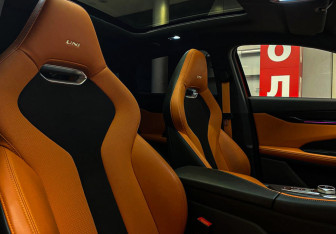 Подержанный автомобиль Changan UNI-V 2023 года (9 фото)