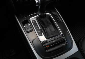 Подержанный автомобиль Audi A4 Sedan 2014 года (15 фото)