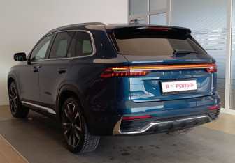 Подержанный автомобиль Geely Monjaro 2023 года (6 фото)