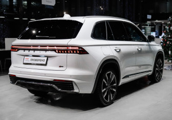 Подержанный автомобиль Geely Monjaro 2023 года (4 фото)