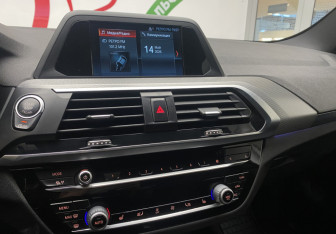Подержанный автомобиль BMW X3 2018 года (15 фото)