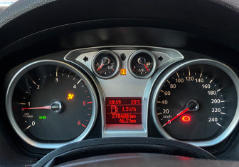 Подержанный автомобиль Ford Kuga 2011 года (18 фото)