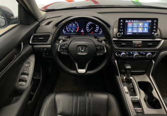 Подержанный автомобиль Honda Accord Sedan 2019 года (12 фото)
