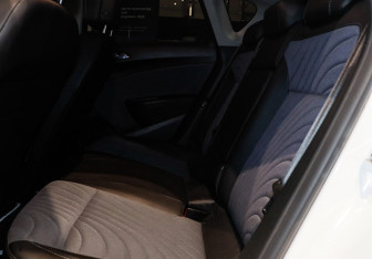 Подержанный автомобиль Opel Astra Hatchback 2014 года (8 фото)