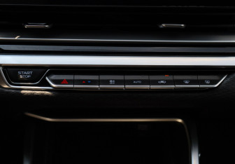 Подержанный автомобиль Geely Emgrand 2024 года (19 фото)