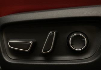 Подержанный автомобиль Toyota Camry Sedan 2024 года (15 фото)