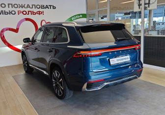Подержанный автомобиль Geely Monjaro 2023 года (6 фото)