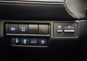 Подержанный автомобиль Toyota Avalon 2022 года (14 фото)