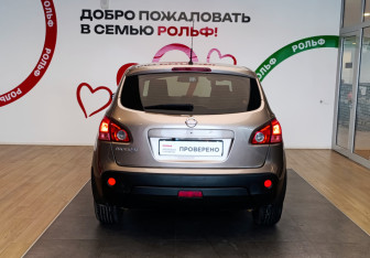 Подержанный автомобиль Nissan Qashqai 2009 года (5 фото)