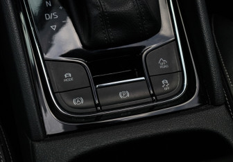 Подержанный автомобиль Skoda Karoq 2020 года (22 фото)