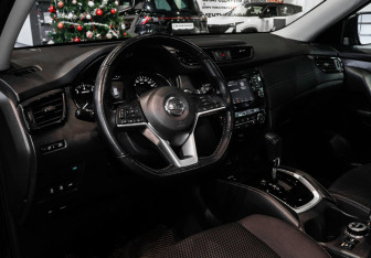 Подержанный автомобиль Nissan X-Trail 2021 года (12 фото)