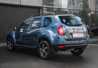 Подержанный автомобиль Renault Duster 2012 года (6 фото)