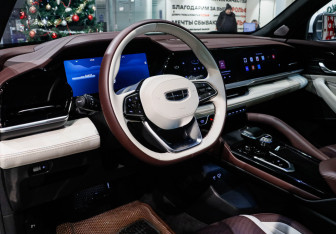 Подержанный автомобиль Geely Monjaro 2023 года (19 фото)