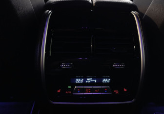 Подержанный автомобиль BMW X6 2020 года (14 фото)