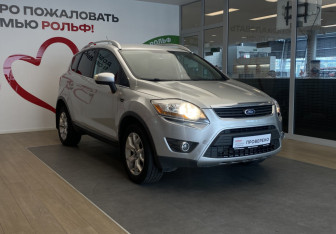 Подержанный автомобиль Ford Kuga 2010 года (3 фото)