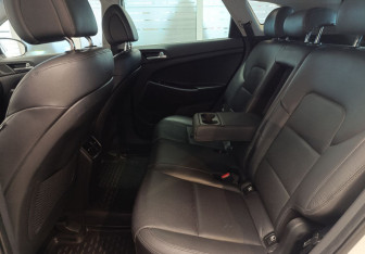 Подержанный автомобиль Hyundai Tucson 2017 года (9 фото)