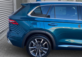 Подержанный автомобиль Geely Monjaro 2023 года (8 фото)