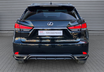 Подержанный автомобиль Lexus RX 2021 года (6 фото)