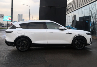 Подержанный автомобиль Voyah Free 2023 года (4 фото)