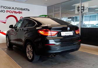 Подержанный автомобиль BMW X4 2016 года (6 фото)