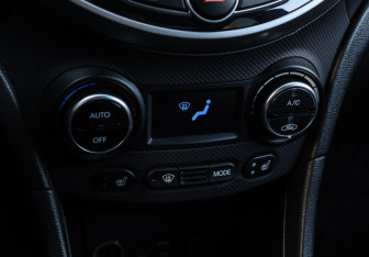 Подержанный автомобиль Hyundai Solaris Sedan 2014 года (15 фото)