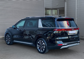Подержанный автомобиль Kia Carnival 2022 года (7 фото)