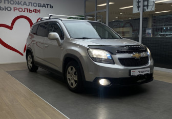 Подержанный автомобиль Chevrolet Orlando 2012 года (3 фото)
