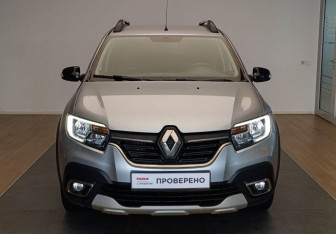 Подержанный автомобиль Renault Sandero 2022 года (2 фото)