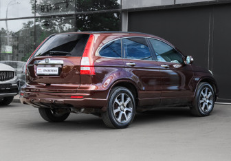 Подержанный автомобиль Honda CR-V 2012 года (4 фото)