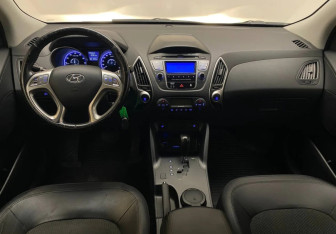 Подержанный автомобиль Hyundai ix35 2012 года (11 фото)