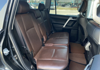 Подержанный автомобиль Toyota Land Cruiser Prado 2019 года (10 фото)