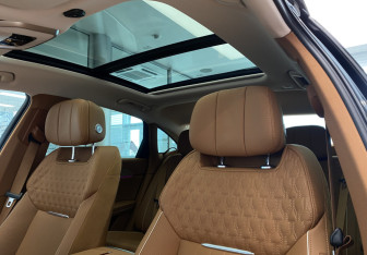 Подержанный автомобиль Hongqi H9 2024 года (37 фото)