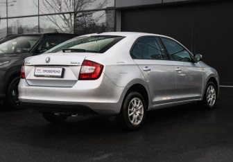 Подержанный автомобиль Skoda Rapid Liftback 2019 года (4 фото)