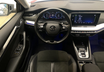 Подержанный автомобиль Skoda Octavia Liftback 2020 года (11 фото)