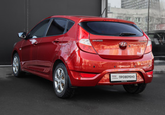 Подержанный автомобиль Hyundai Solaris Hatchback 2012 года (6 фото)