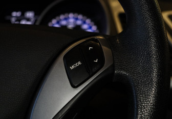 Подержанный автомобиль Hyundai Elantra Sedan 2015 года (9 фото)