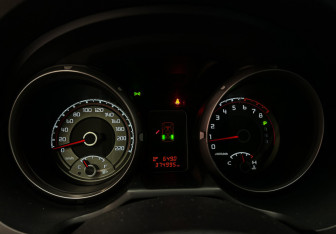 Подержанный автомобиль Mitsubishi Pajero 2011 года (17 фото)