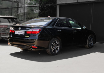 Подержанный автомобиль Toyota Camry Sedan 2016 года (4 фото)
