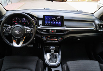 Подержанный автомобиль Kia Cerato Sedan 2018 года (9 фото)