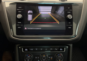 Подержанный автомобиль Volkswagen Tiguan 2018 года (17 фото)