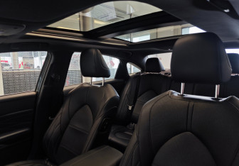 Подержанный автомобиль Toyota Avalon 2022 года (11 фото)