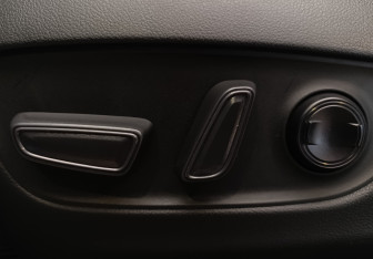 Подержанный автомобиль Toyota RAV4 2024 года (15 фото)