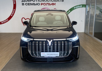 Подержанный автомобиль Voyah Dream 2023 года (2 фото)