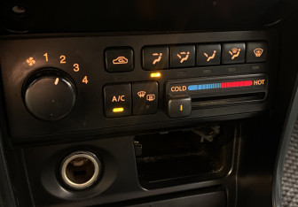Подержанный автомобиль Nissan Almera Classic 2006 года (16 фото)