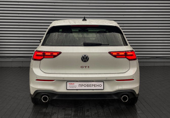 Подержанный автомобиль Volkswagen Golf GTI Hatchback 2021 года (5 фото)