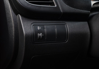 Подержанный автомобиль Hyundai Solaris Hatchback 2012 года (14 фото)