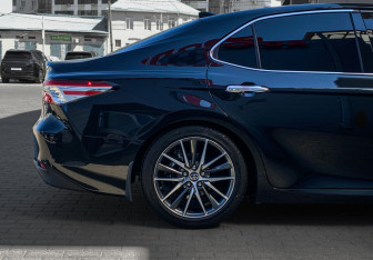 Подержанный автомобиль Toyota Camry Sedan 2023 года (9 фото)